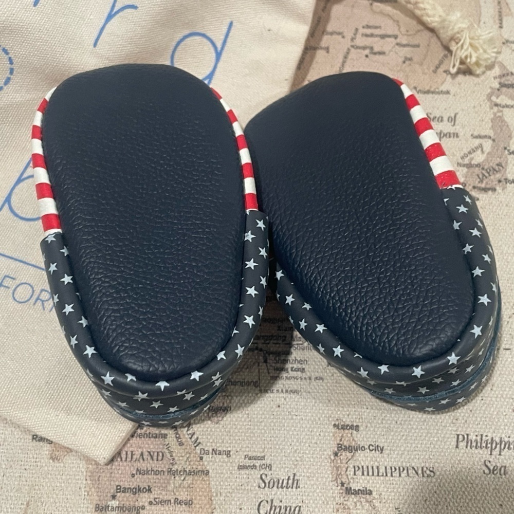 🆕Birdrock Baby Mary Jane Mocs Patriotic Baby moccasin Stars and Stripes Size 4 - Picture 3 of 3